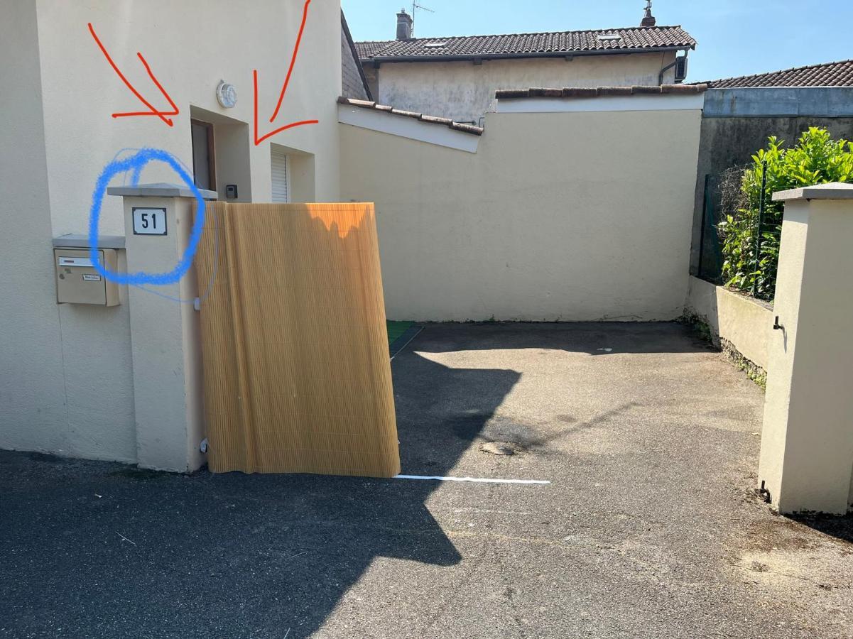 Le Petit Prince , Jolie Maisonnette Terrasse Netflix Parking Prive Jeux De Societe Μπουργκ-αν-Μπρες Εξωτερικό φωτογραφία